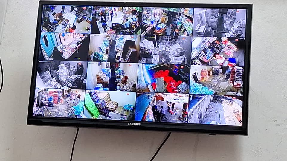 16-Channel Supermarket Multi-Aisle Video Wall
